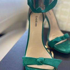 Bebe Green Heel